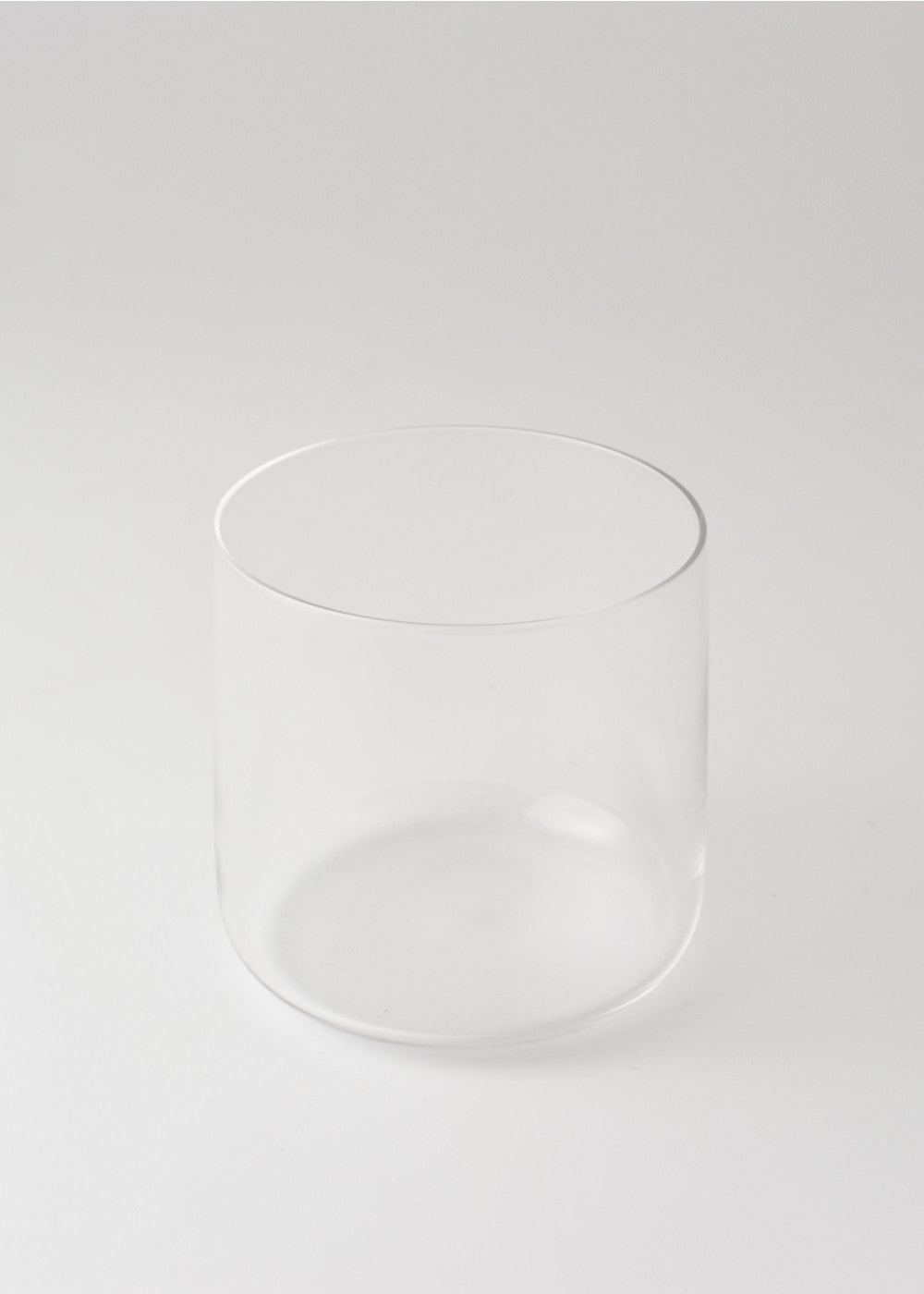 Ando’s Glass Short