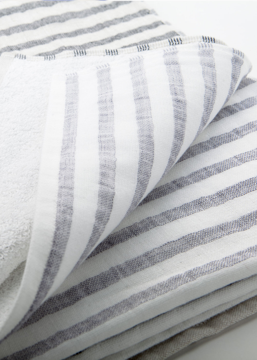 5 Trees Linen Border Bath Towel