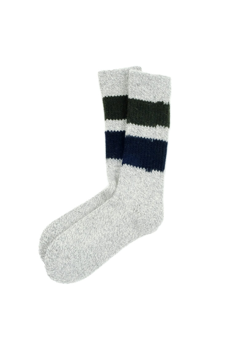 Rototo_retro-winter-outdoor-socks-gray-d.ol-nvy-02