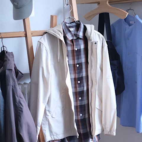 nanamica 26 SS-Regular Collar Wind Shirt - Brown and Nylon Twill Hooded Jacket - Light Beige