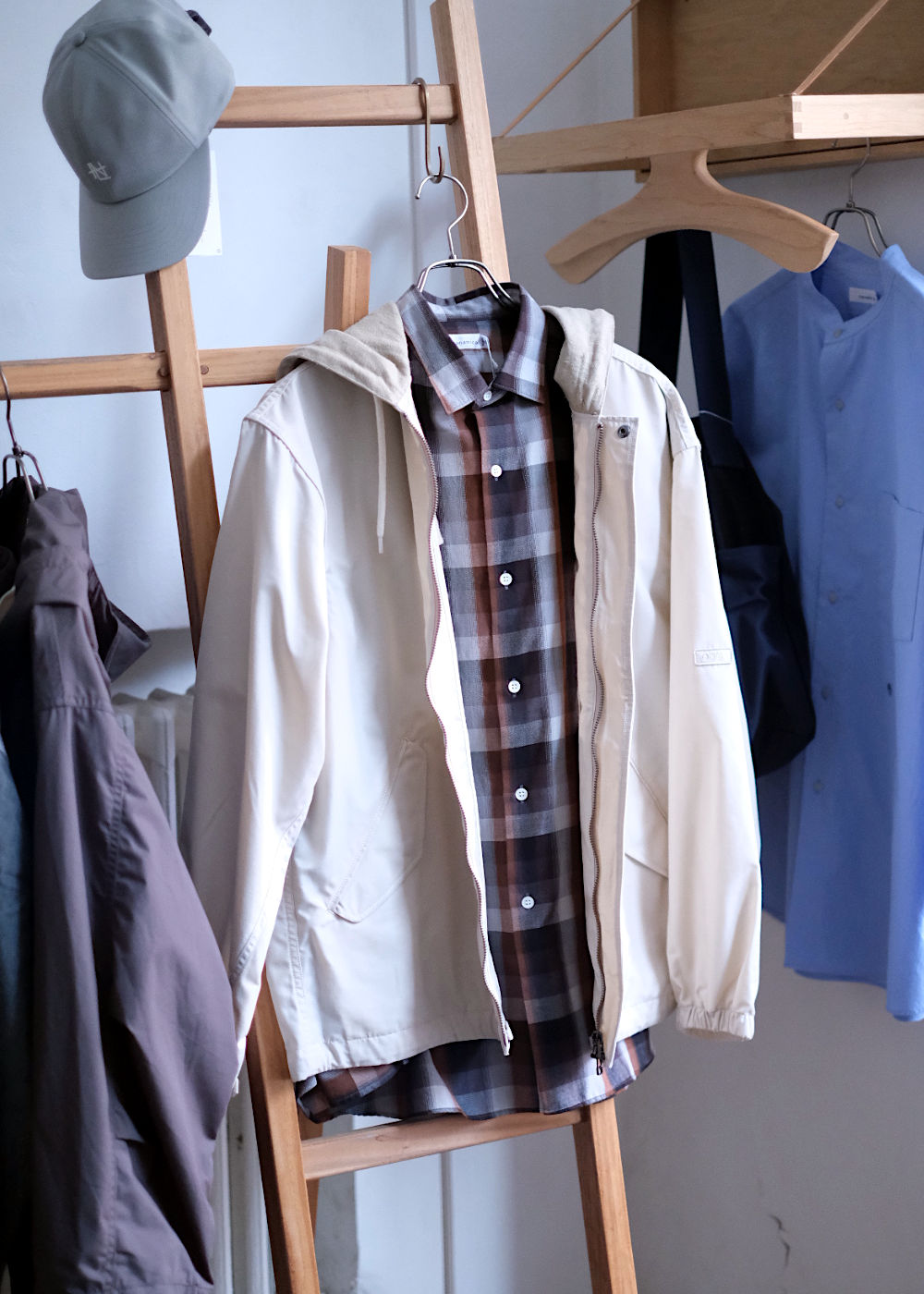 nanamica 26 SS-Regular Collar Wind Shirt - Brown and Nylon Twill Hooded Jacket - Light Beige